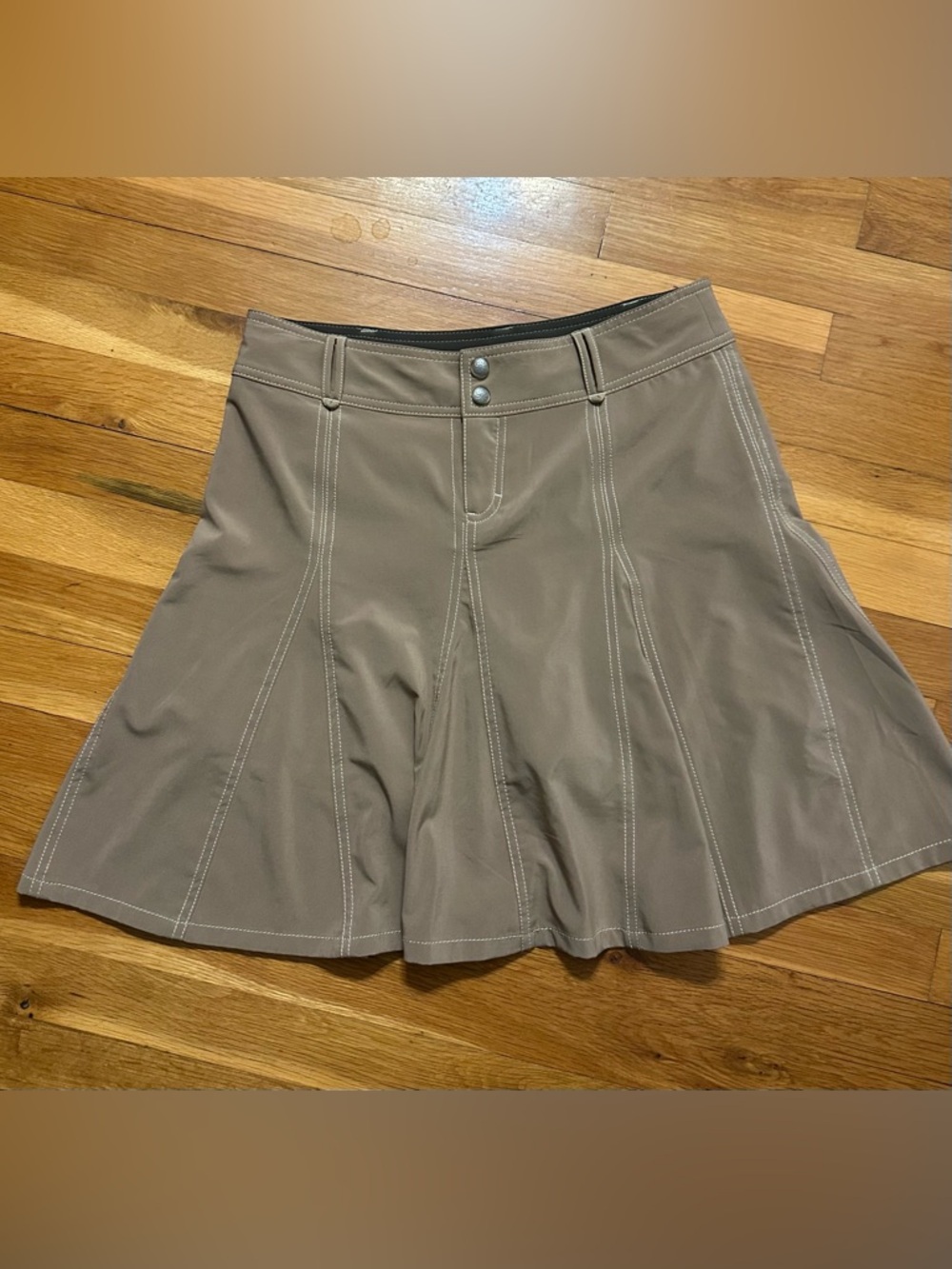 Athleta Taupe A-Line Athletic Skirt with Contrast Stitching‎